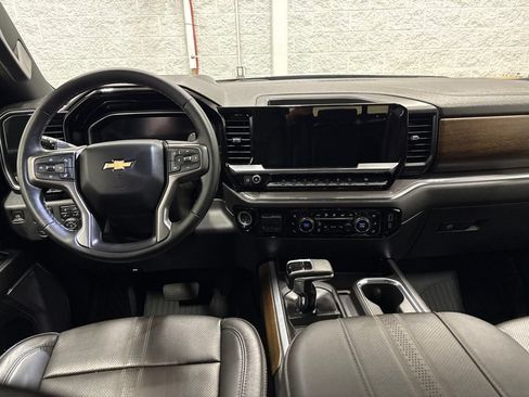 Used 2023 Chevrolet Silverado 1500 High Country w/ Technology Package AWD/4WD image 14