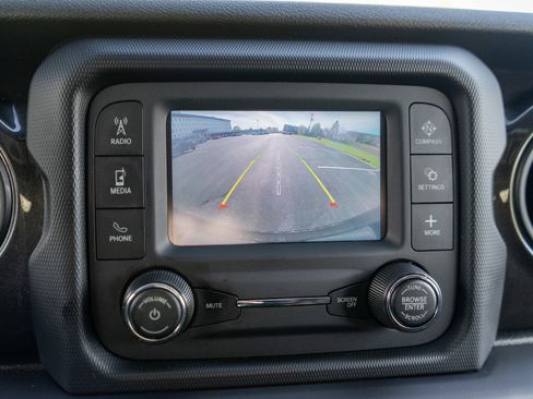 Used 2019 Jeep Wrangler Unlimited Sport AWD/4WD image 18