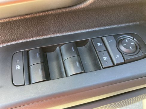 Certified 2025 Toyota Tacoma TRD Off-Road image 15