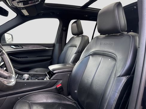 Used 2024 Jeep Grand Cherokee Overland w/ Trailer Tow Package image 10