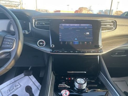 Used 2024 Jeep Wagoneer L Series II w/ Flexible Seating Group image 22