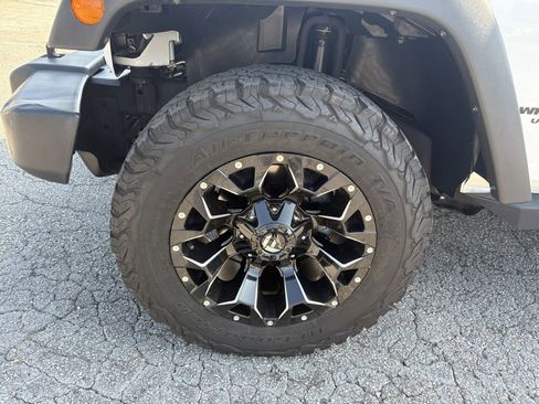 Used 2017 Jeep Wrangler Unlimited Sport w/ Quick Order Package 24S AWD/4WD image 17