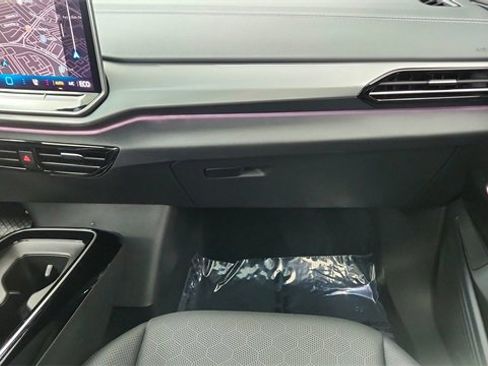 Used 2025 Volkswagen ID.4 Pro S Plus image 35