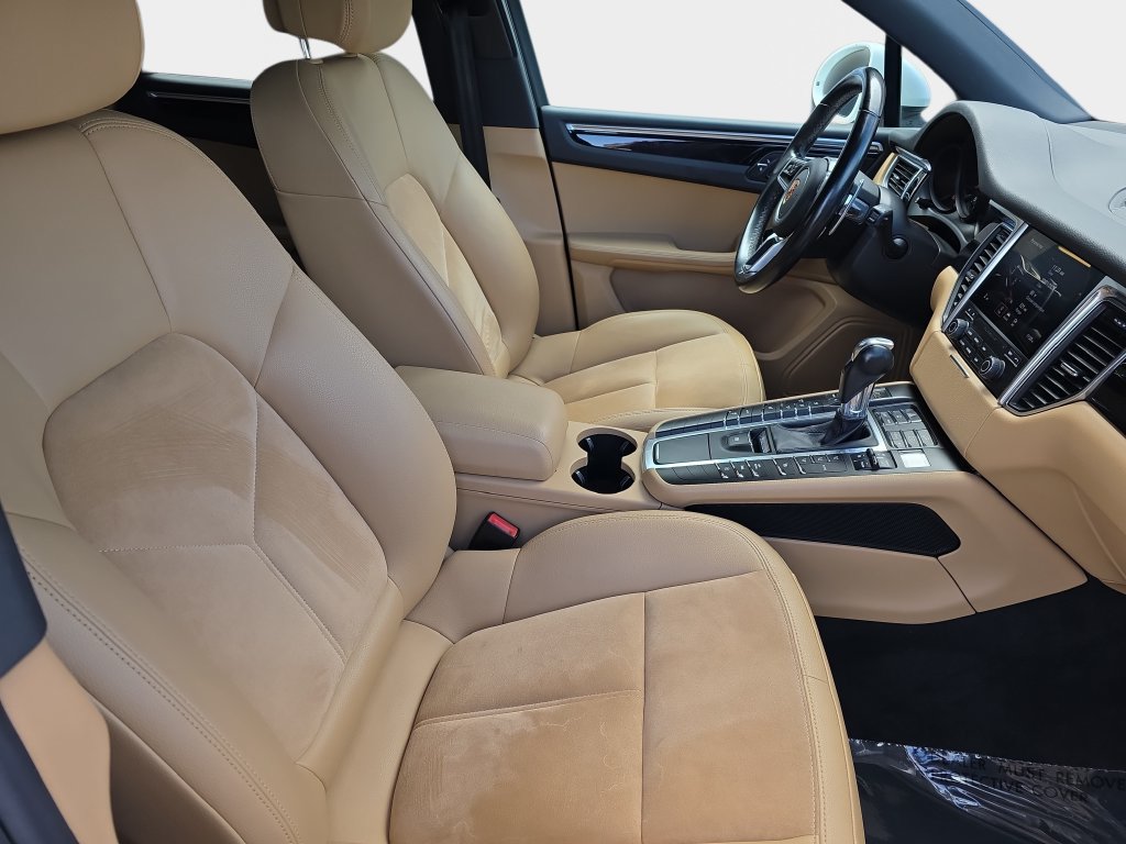 Used 2018 Porsche Macan AWD/4WD image 12