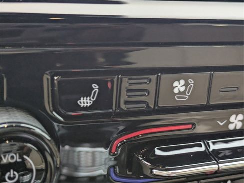 Used 2023 Jeep Grand Cherokee L Limited w/ Luxury Tech Group II image 25