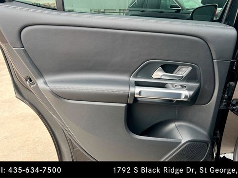 Used 2025 Mercedes-Benz GLB 250 GLB 250 image 18