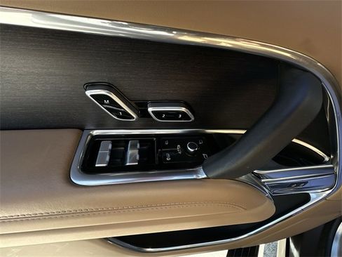 Used 2025 Land Rover Range Rover Long Wheelbase SE image 20