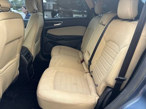 Used 2018 Ford Edge SE FWD image 24