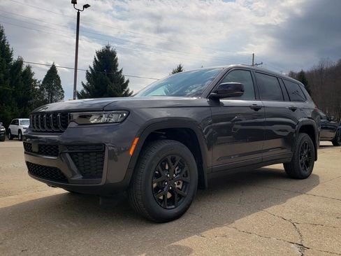 New 2026 Jeep Grand Cherokee L 4WD image 8
