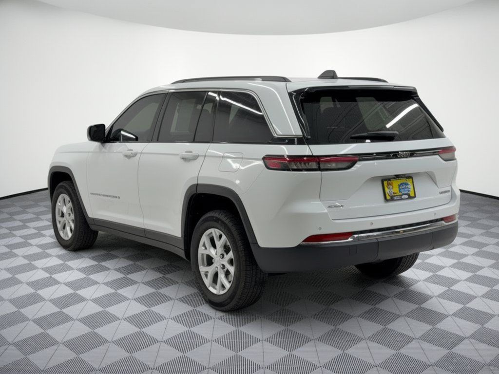 Used 2023 Jeep Grand Cherokee Limited AWD/4WD image 3