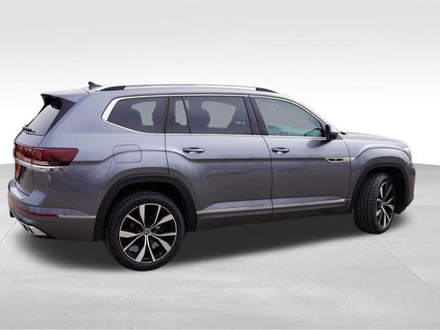 Used 2024 Volkswagen Atlas SEL Premium R-Line image 4