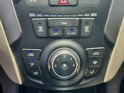 Used 2018 Hyundai Santa Fe Sport FWD image 16