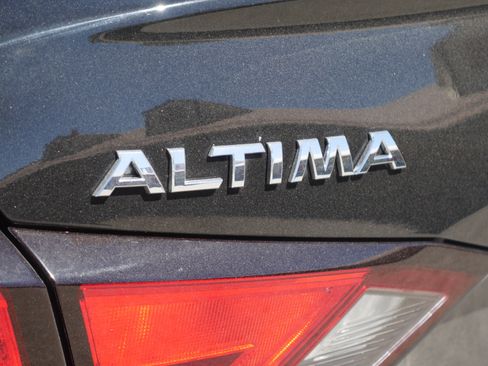 Certified 2022 Nissan Altima 2.5 SV w/ SV Premium Package AWD/4WD image 16