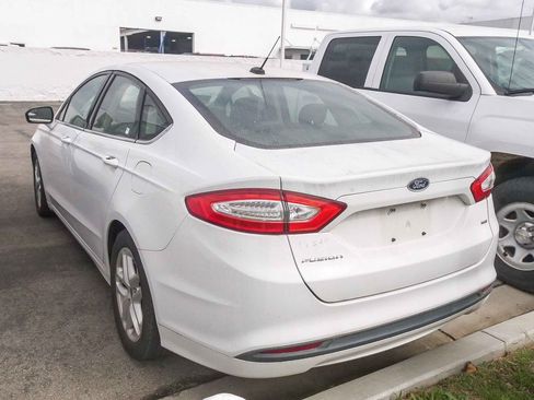 Used 2014 Ford Fusion SE FWD image 9