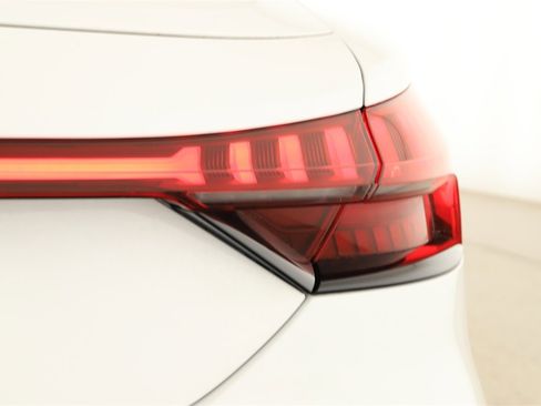 Used 2024 Audi e-tron GT Prestige image 30