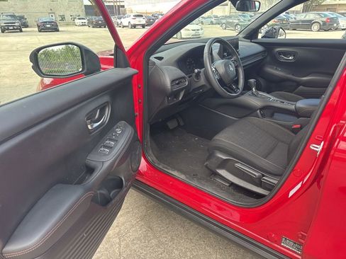 Used 2024 Honda HR-V Sport image 14