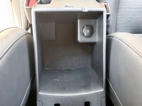 Used 2019 Hyundai Elantra Limited w/ Cargo Package FWD image 35