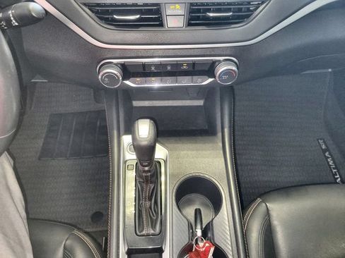Used 2022 Nissan Altima 2.5 SR FWD image 19