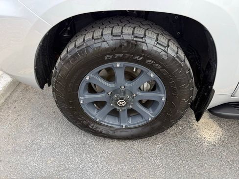 Used 2013 Toyota Land Cruiser image 6