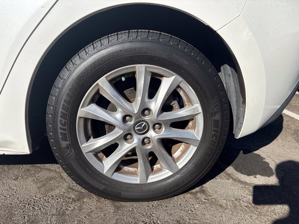 Used 2016 MAZDA MAZDA3 i Sport w/ Preferred Equipment Package FWD image 9