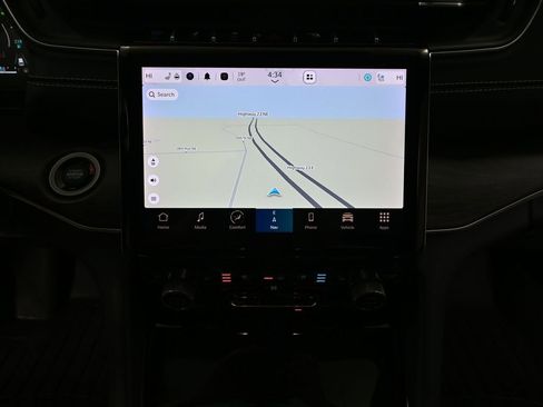 Used 2022 Jeep Grand Cherokee Overland w/ Luxury Tech Group IV image 36