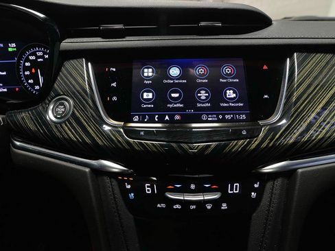 Used 2024 Cadillac XT6 Premium Luxury w/ Technology Package FWD image 16