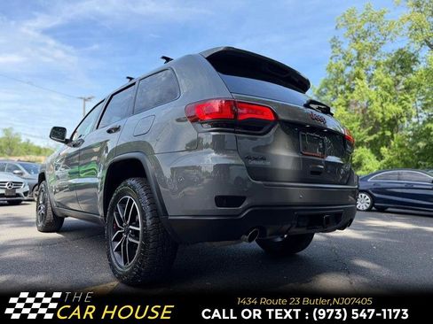 Used 2021 Jeep Grand Cherokee Trailhawk w/ Trailhawk Luxury Group AWD/4WD image 2