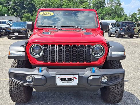 Used 2025 Jeep Wrangler Unlimited Rubicon 4xe w/ Convenience Group AWD/4WD image 35