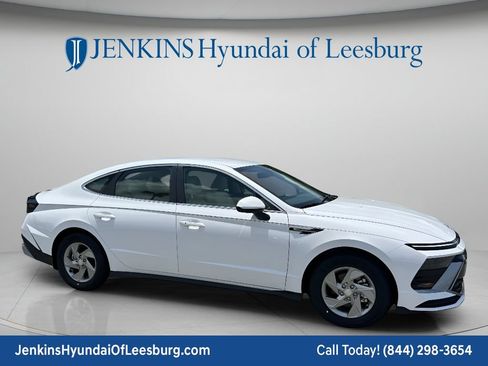 New 2026 Hyundai Sonata SE FWD image 2