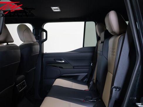 Used 2024 Lexus GX 550 AWD/4WD image 42