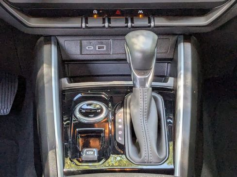 Used 2025 Chevrolet Colorado LT w/ LT Convenience Package AWD/4WD image 18