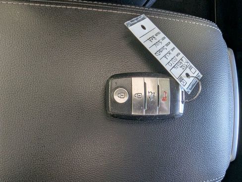 Used 2020 Kia Sorento EX image 27