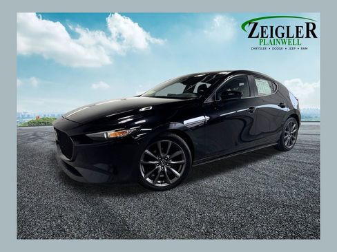 Used 2019 MAZDA MAZDA3 AWD Hatchback w/ Preferred Pkg image 1
