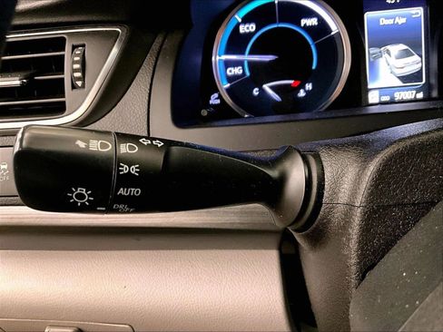 Used 2017 Toyota Camry LE image 31