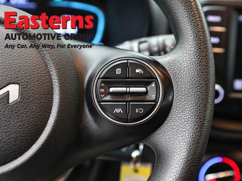 Used 2024 Kia Soul LX w/ Option Group 015 image 16