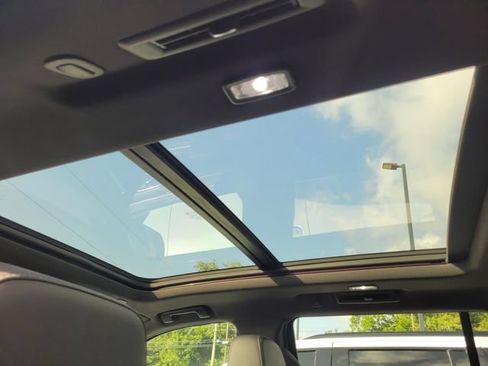 Used 2021 Chevrolet Tahoe LT w/ LT Signature Package RWD image 19