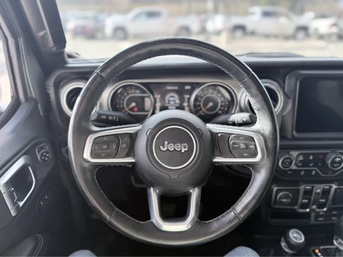 Used 2020 Jeep Gladiator Overland image 16