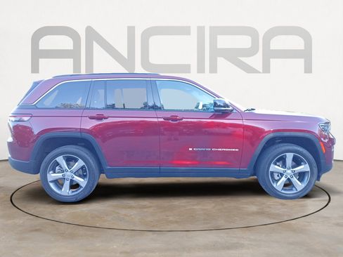 Certified 2024 Jeep Grand Cherokee Limited image 11