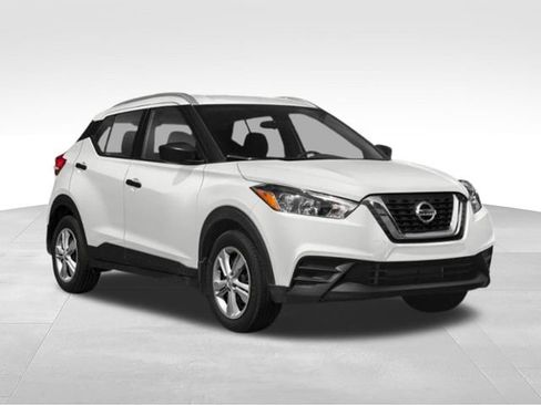 Used 2020 Nissan Kicks S FWD image 9