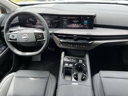 Used 2025 Nissan Murano SV FWD image 10