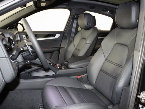 New 2026 Porsche Cayenne Coupe image 5