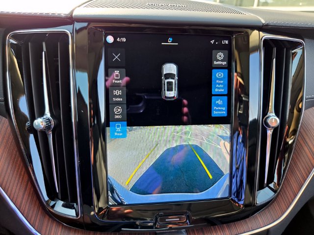 Certified 2023 Volvo XC60 B5 Ultimate FWD image 32
