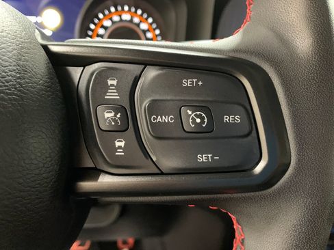 Used 2024 Jeep Wrangler Unlimited Rubicon AWD/4WD image 23
