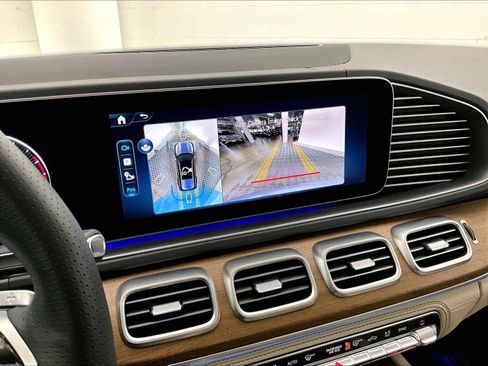 Used 2026 Mercedes-Benz GLS 450 4MATIC image 29