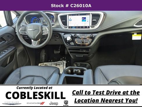 New 2026 Chrysler Pacifica Select image 14