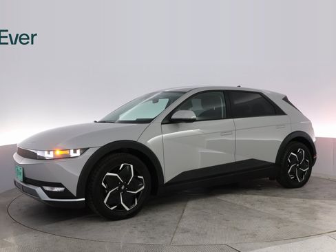 Used 2024 Hyundai Ioniq 5 SEL image 15