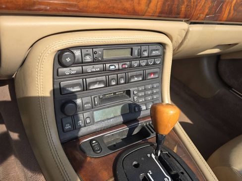 Used 2000 Jaguar XK8 Convertible RWD image 24