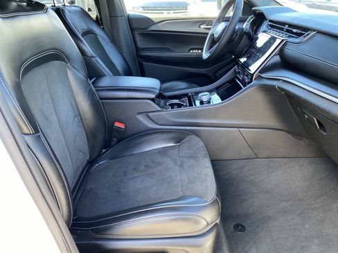 Used 2023 Jeep Grand Cherokee L Laredo AWD/4WD image 22