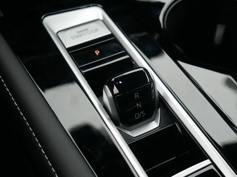 New 2026 Volkswagen Atlas Cross Sport SE AWD/4WD image 9