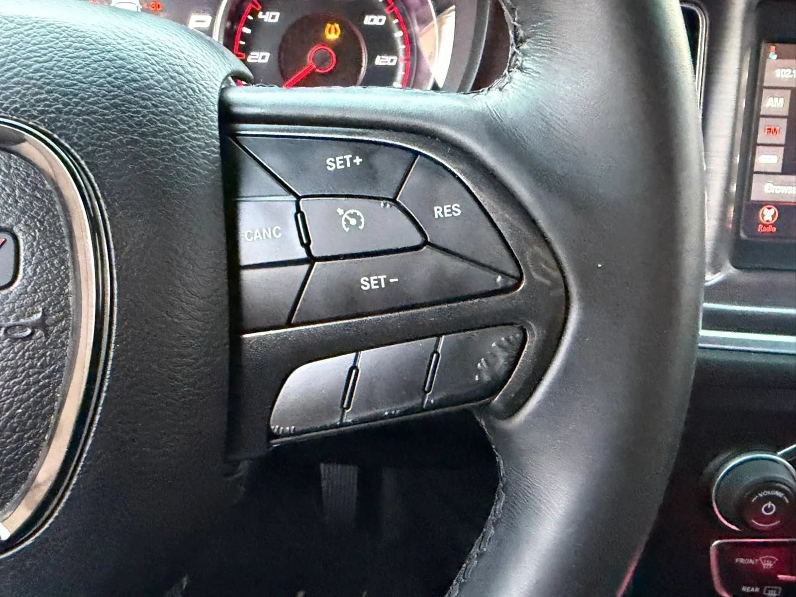 Used 2018 Dodge Charger SXT RWD image 24